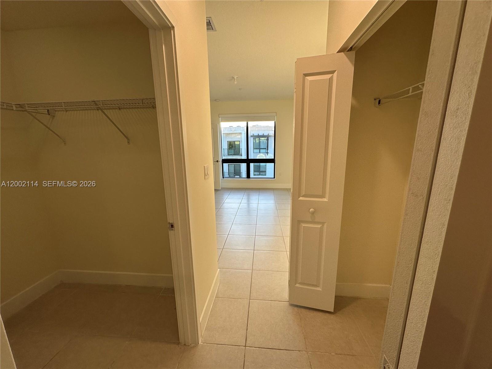DOWNTOWN DORAL SOUTH PHAS - Residential Lease