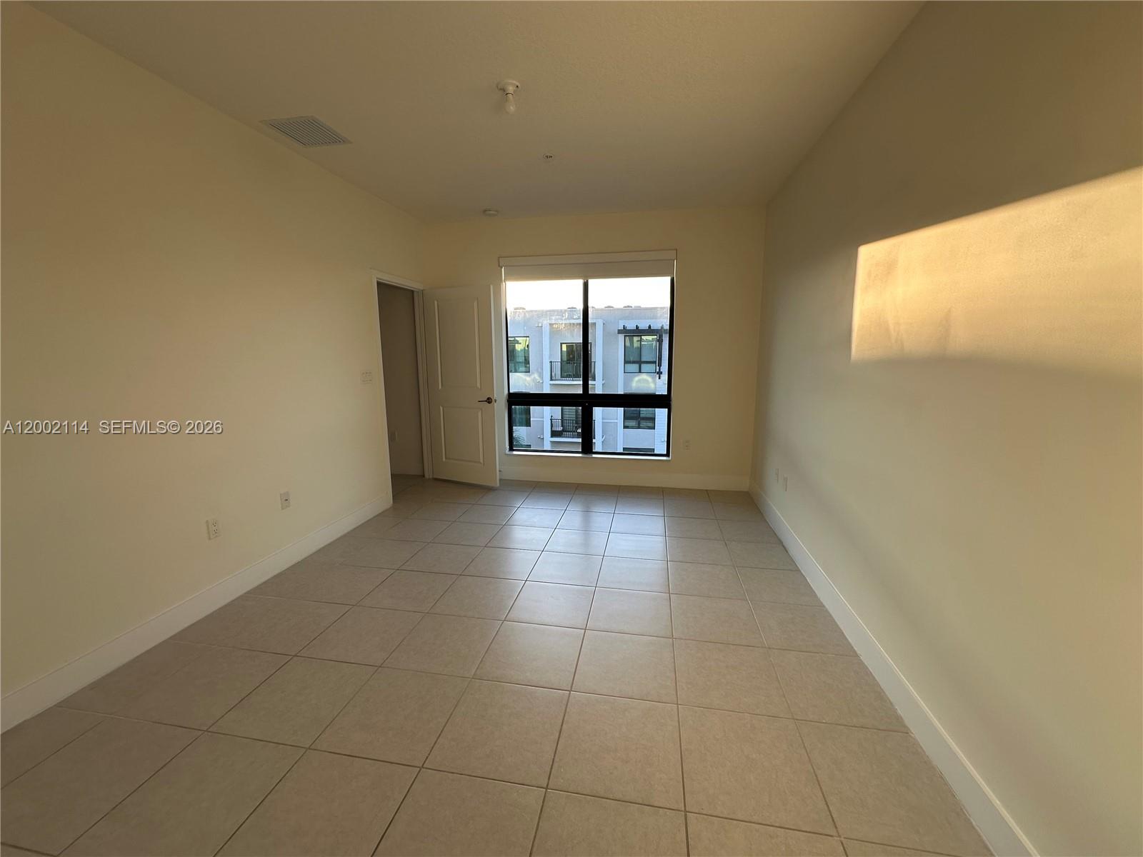 DOWNTOWN DORAL SOUTH PHAS - Residential Lease