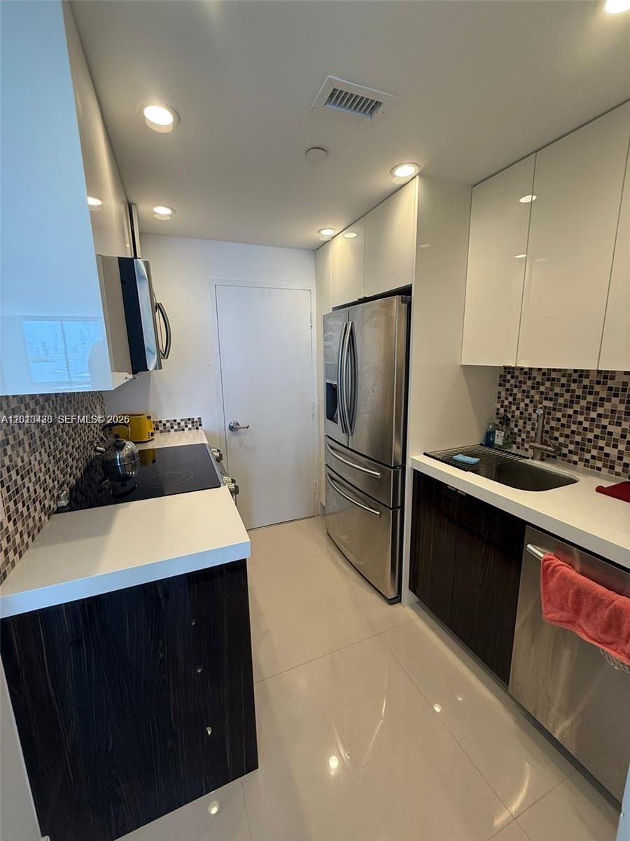 MIRADOR 1200 CONDO - Residential Lease