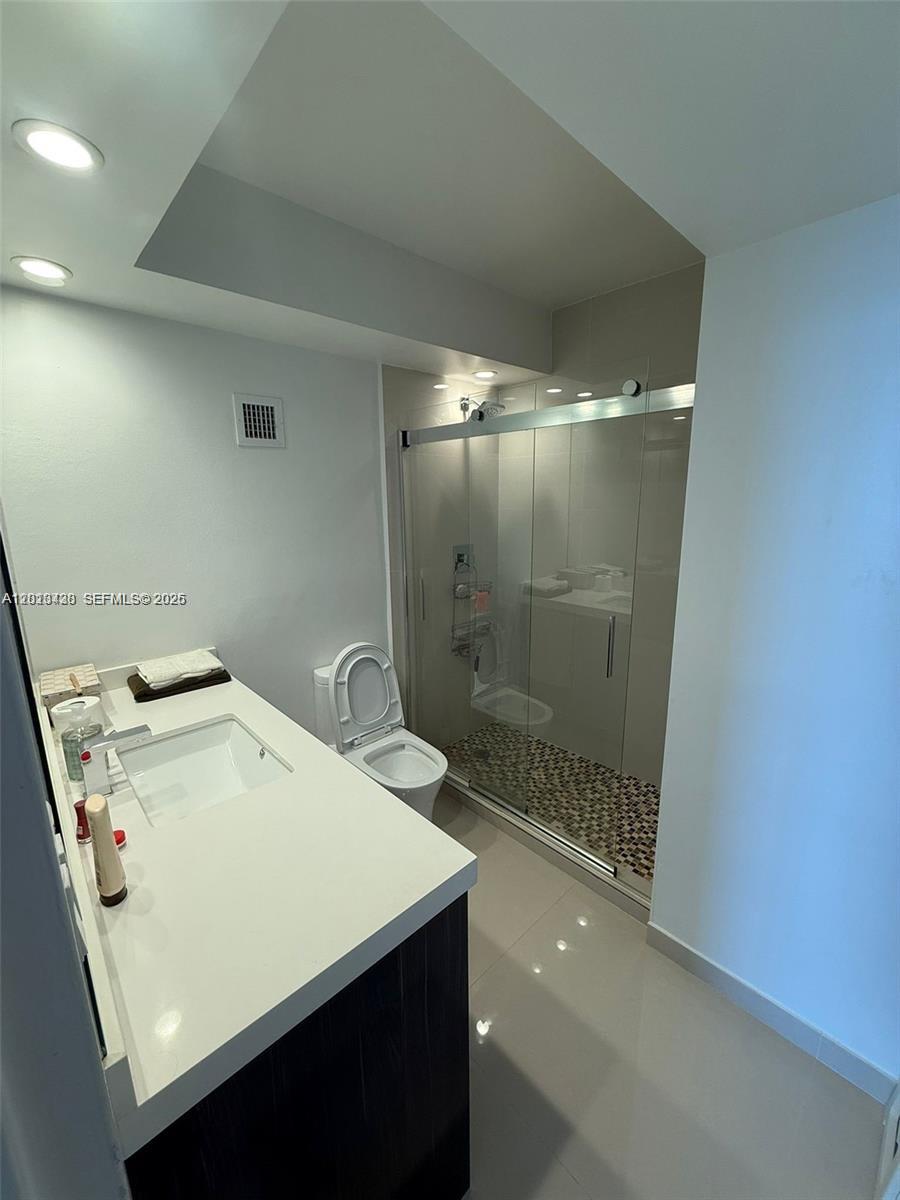 MIRADOR 1200 CONDO - Residential Lease