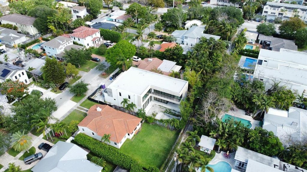 Photo of 528 NE 13th Ave, Fort Lauderdale, FL 33301 (MLS # A12021571)