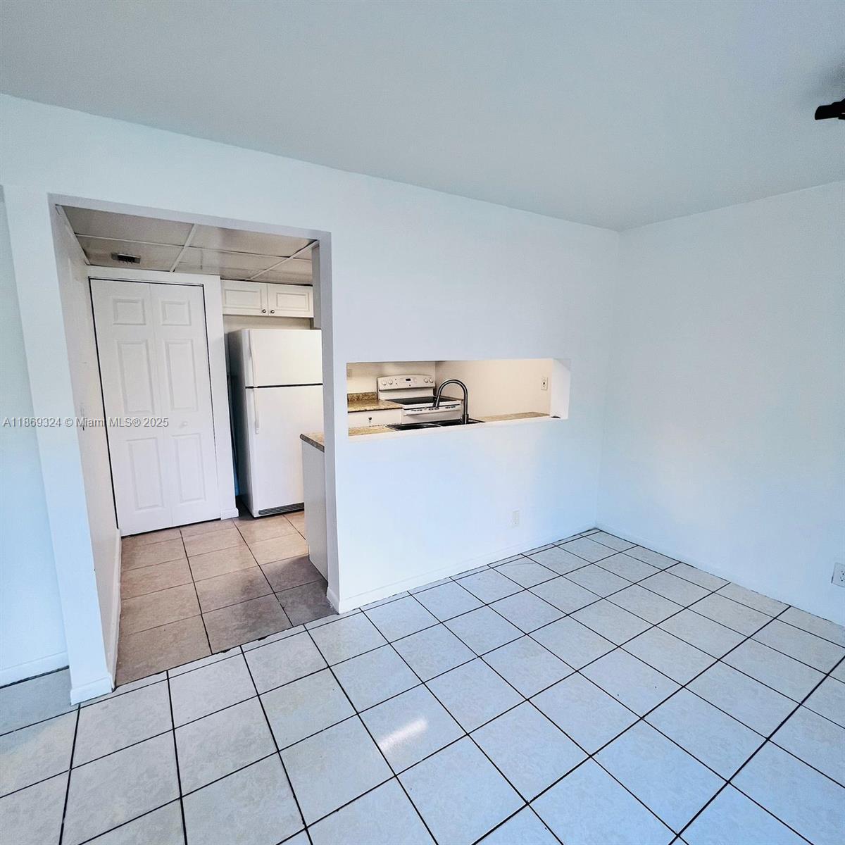 This spacious 4-bedroom, 2.5-bathroom unit recently renovated, it features a modern kitchen and bathrooms, with tile flooring throughout for easy maintenance. Laundry inside and patio. Ready to move in!