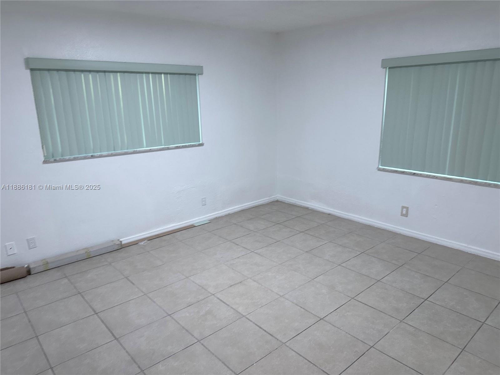 CASTLEWOOD - Residential Lease