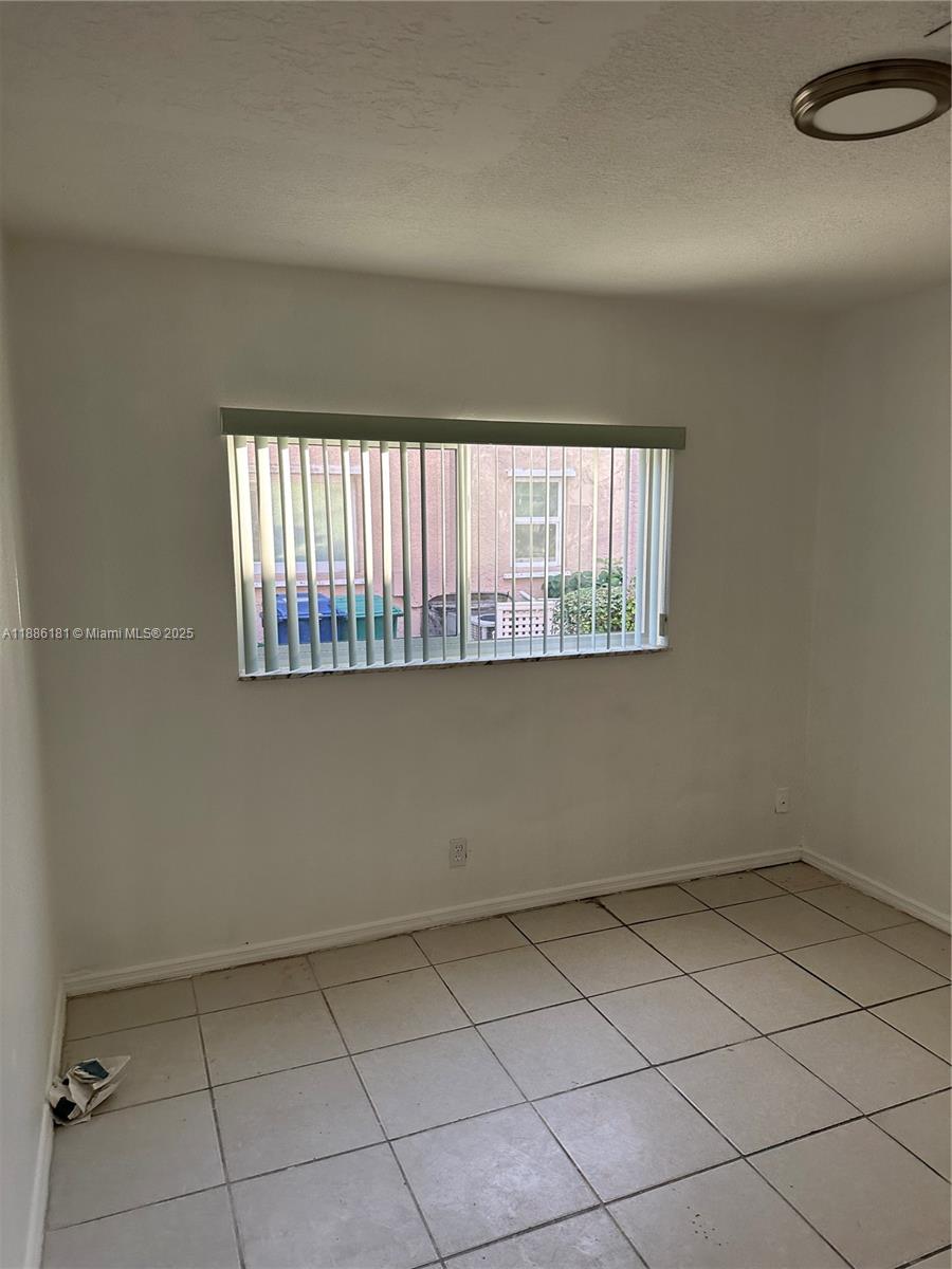 CASTLEWOOD - Residential Lease