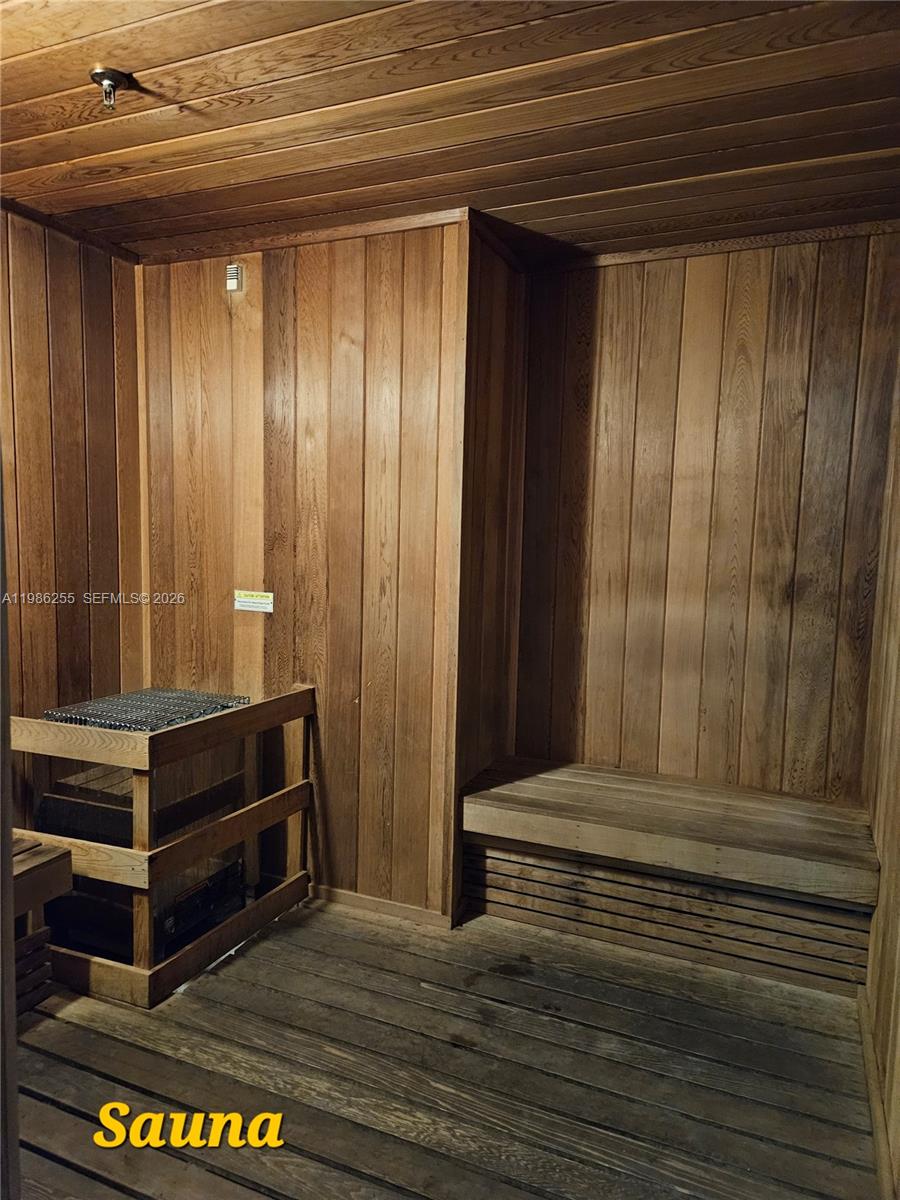 CENTRO CONDO - Residential Lease