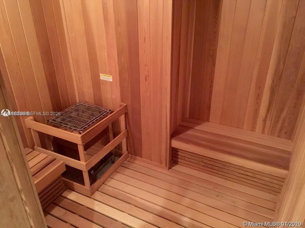 CENTRO CONDO - Residential Lease