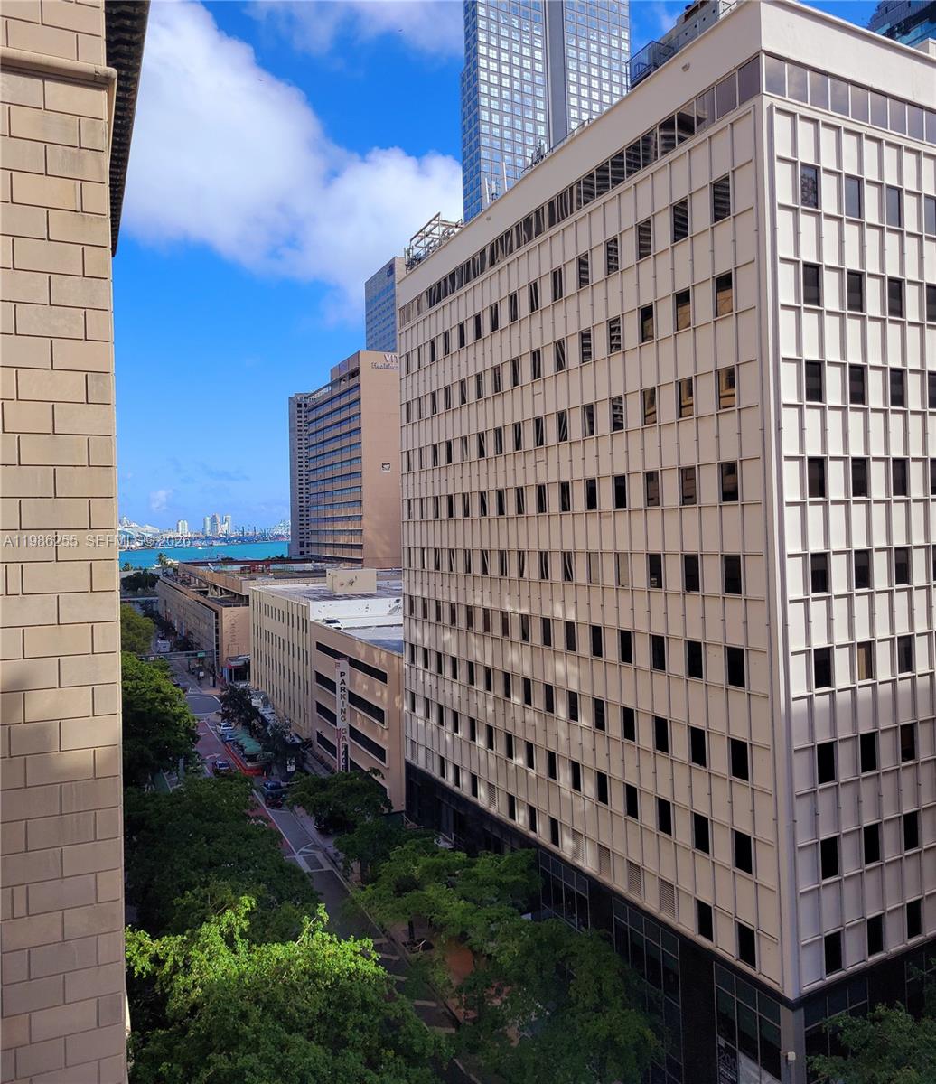 CENTRO CONDO - Residential Lease