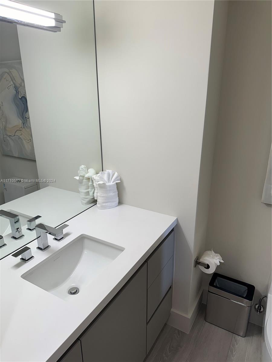 2000 ISL BLVD WILLIAMS IS - Residential