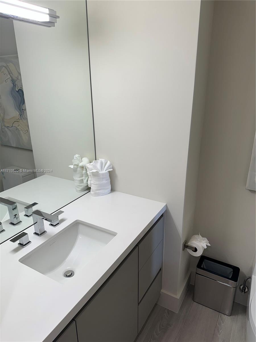 2000 ISL BLVD WILLIAMS IS - Residential