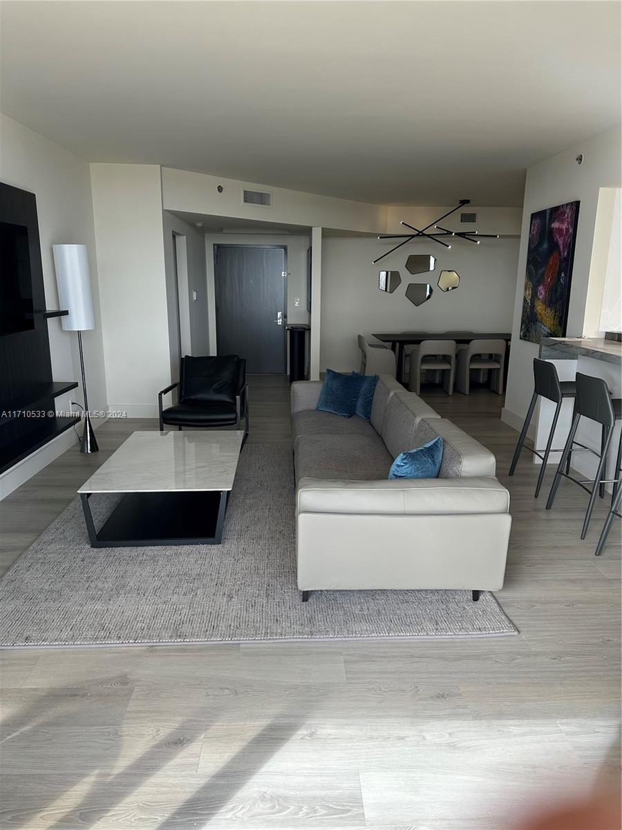 2000 ISL BLVD WILLIAMS IS - Residential