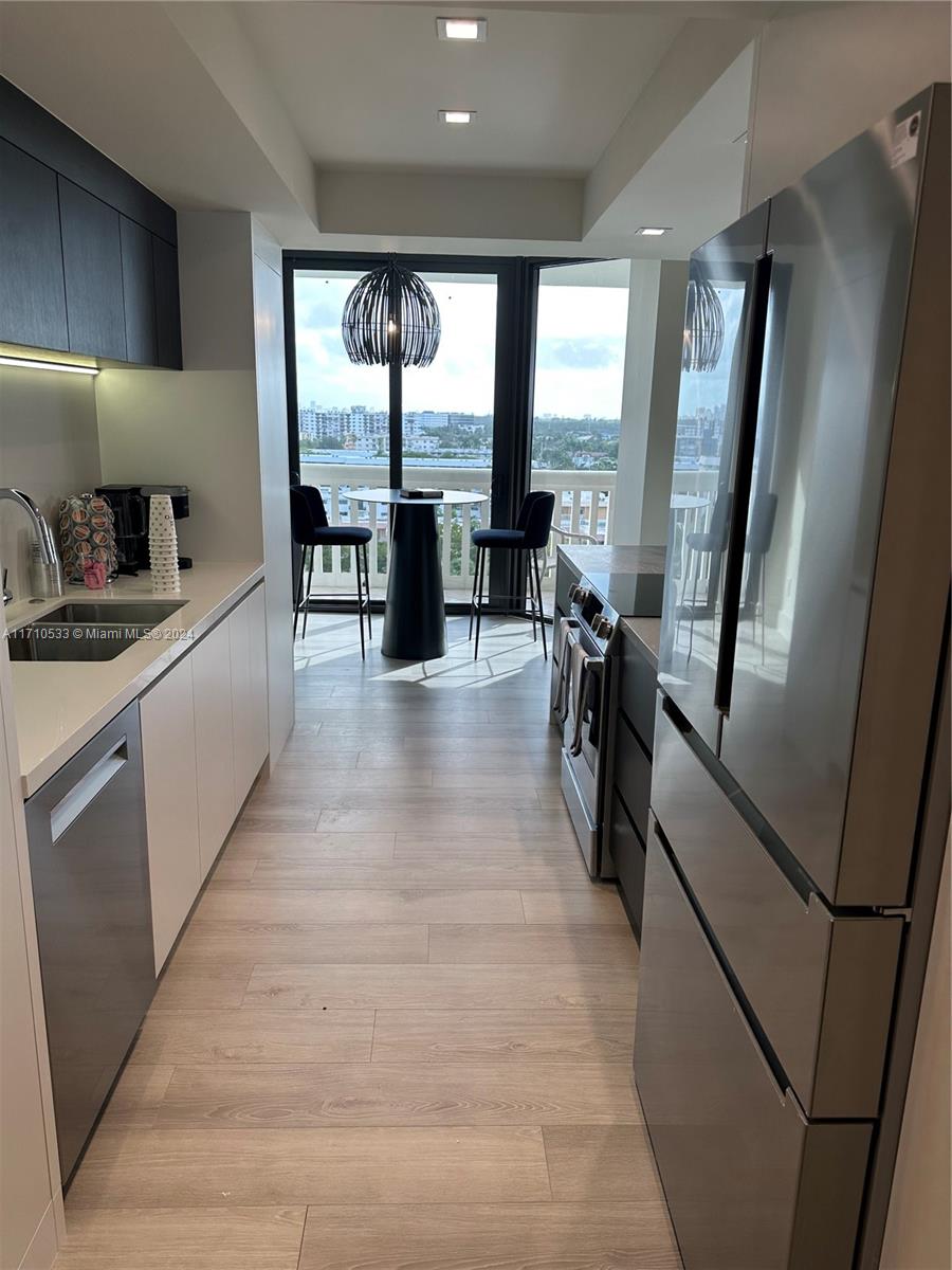 2000 ISL BLVD WILLIAMS IS - Residential