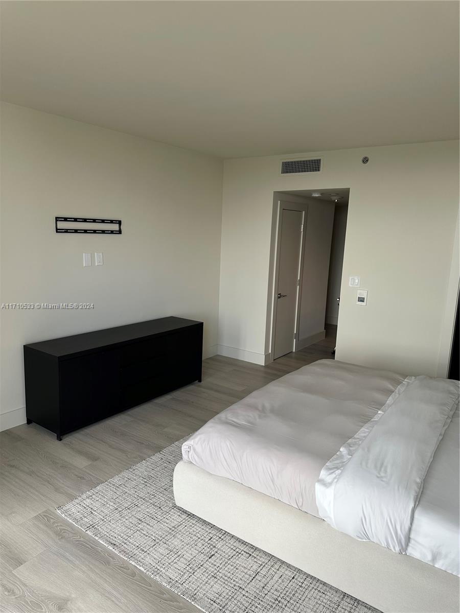 2000 ISL BLVD WILLIAMS IS - Residential