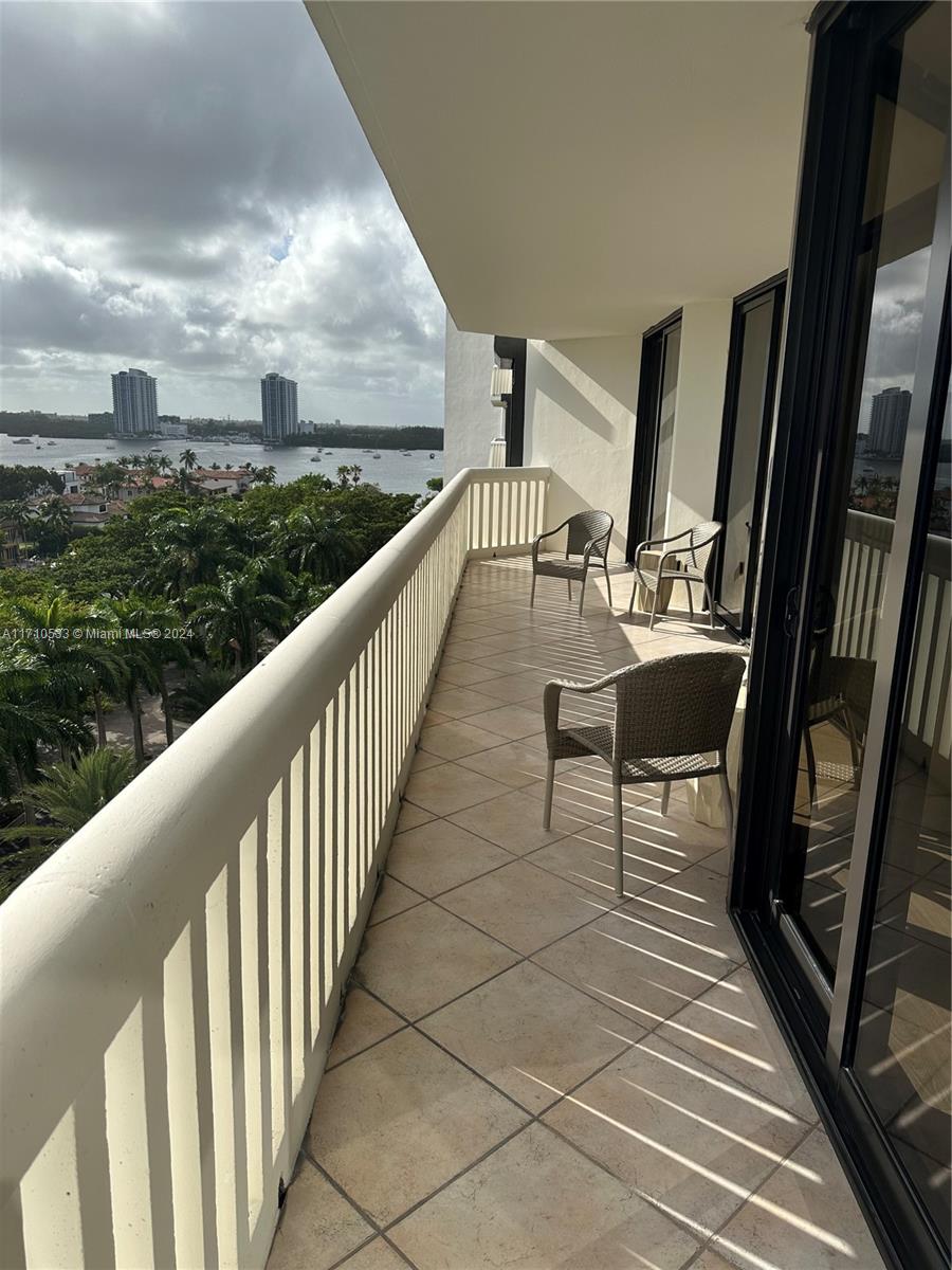 2000 ISL BLVD WILLIAMS IS - Residential