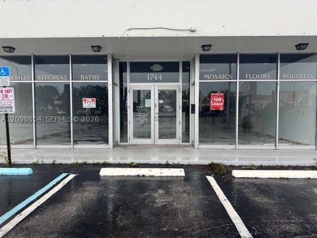 1744 E Commercial Blvd A