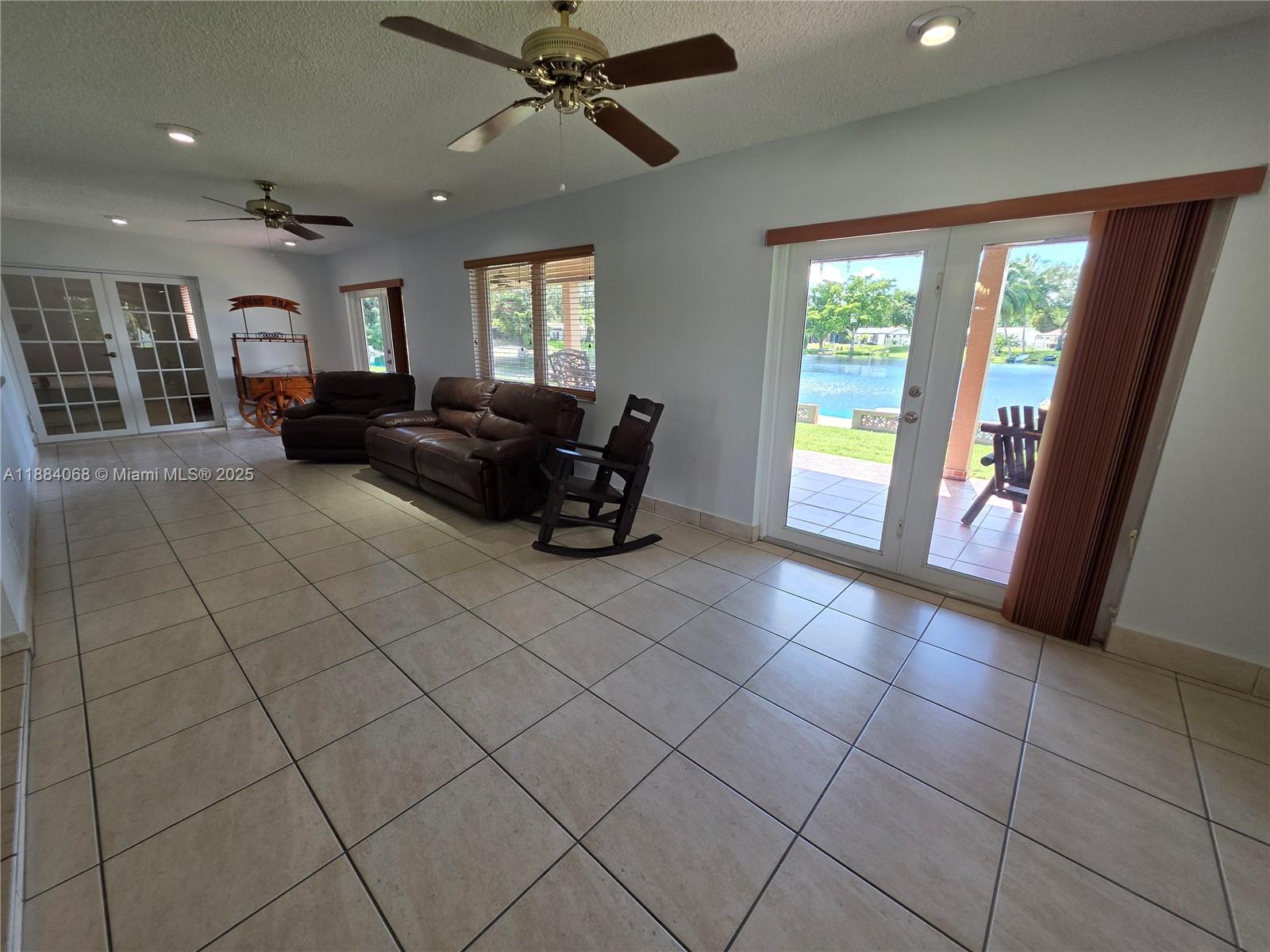 MIAMI LAKES SEC 3 - Residential Lease