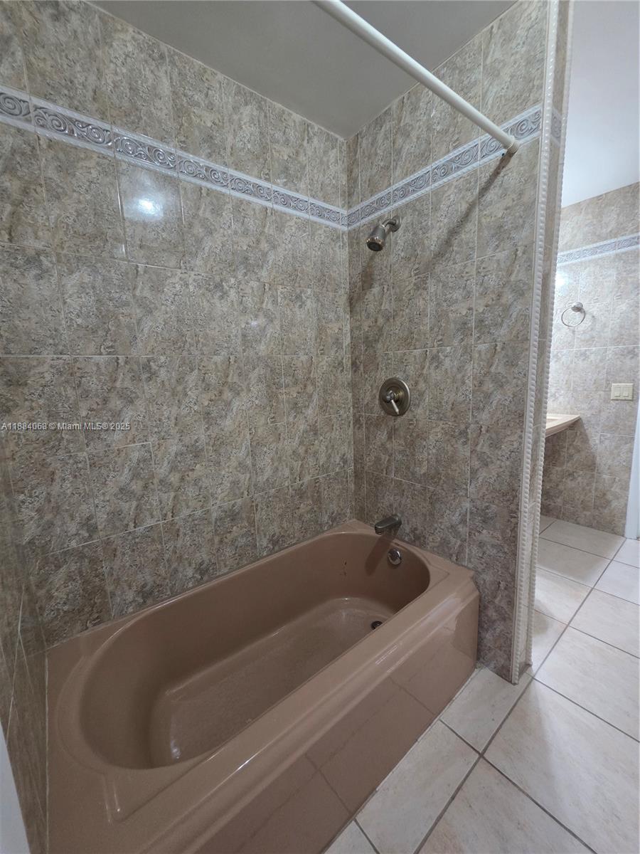 MIAMI LAKES SEC 3 - Residential Lease