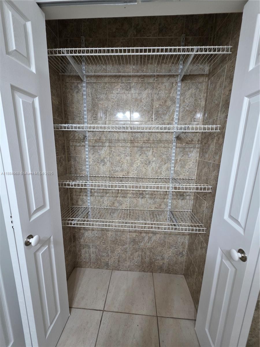 MIAMI LAKES SEC 3 - Residential Lease