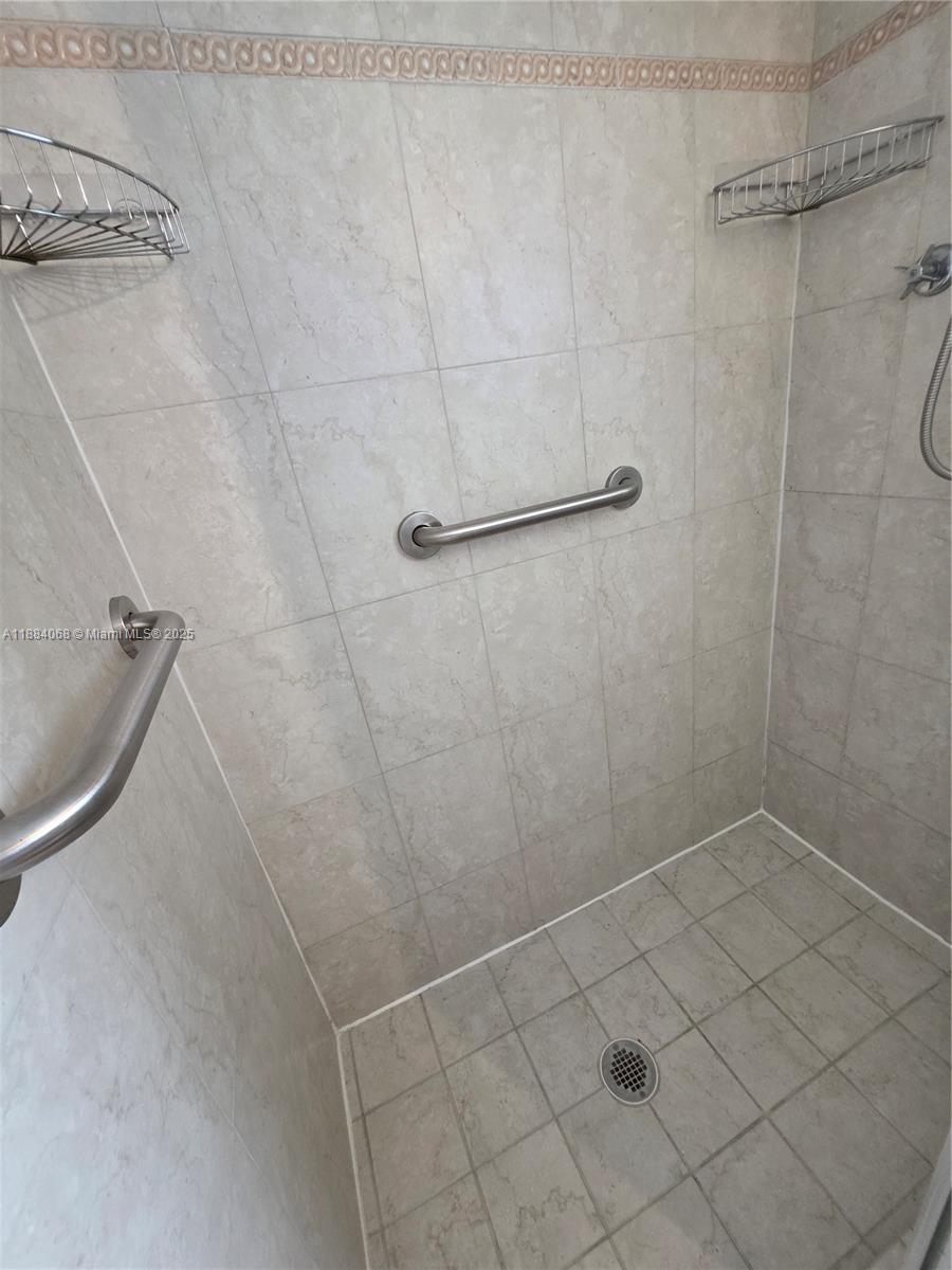 MIAMI LAKES SEC 3 - Residential Lease