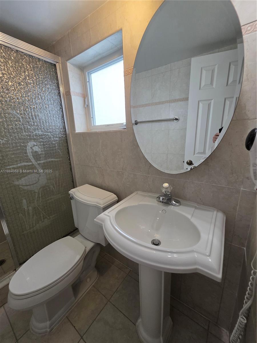 MIAMI LAKES SEC 3 - Residential Lease