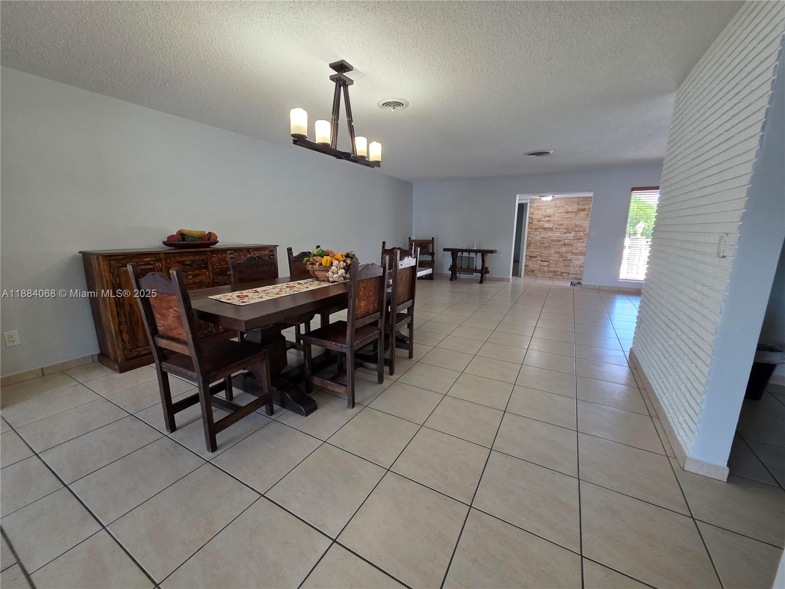 MIAMI LAKES SEC 3 - Residential Lease