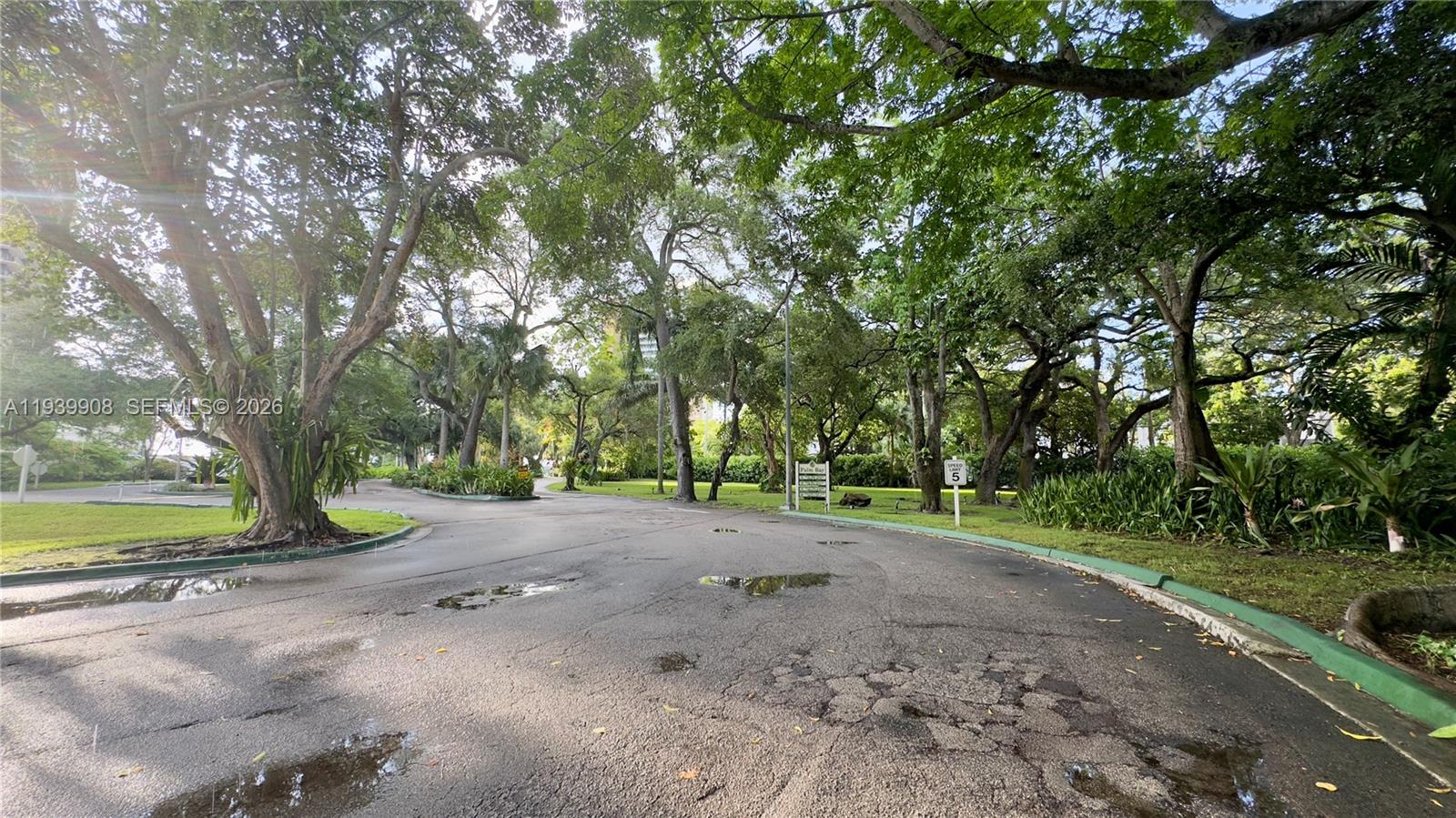 PALM BAY CONDOMINIUM - Residential