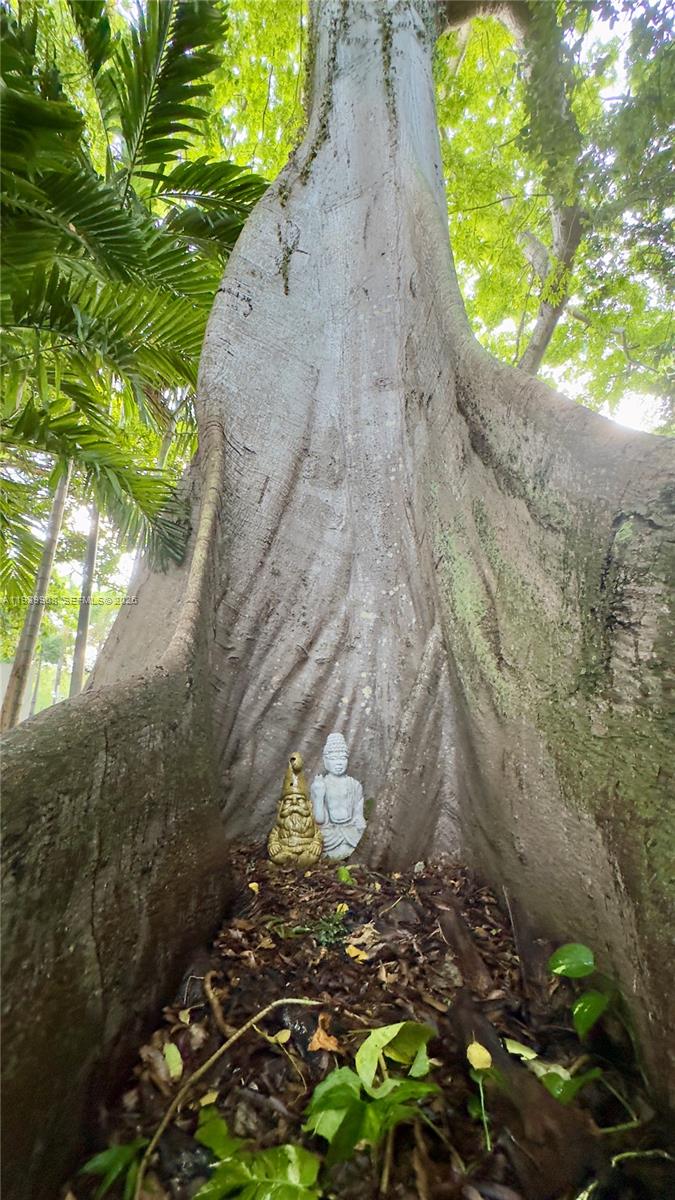 PALM BAY CONDOMINIUM - Residential