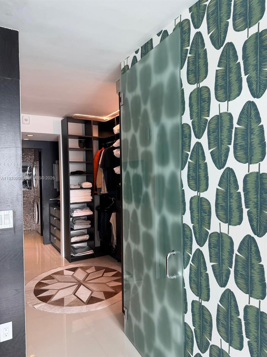 PALM BAY CONDOMINIUM - Residential