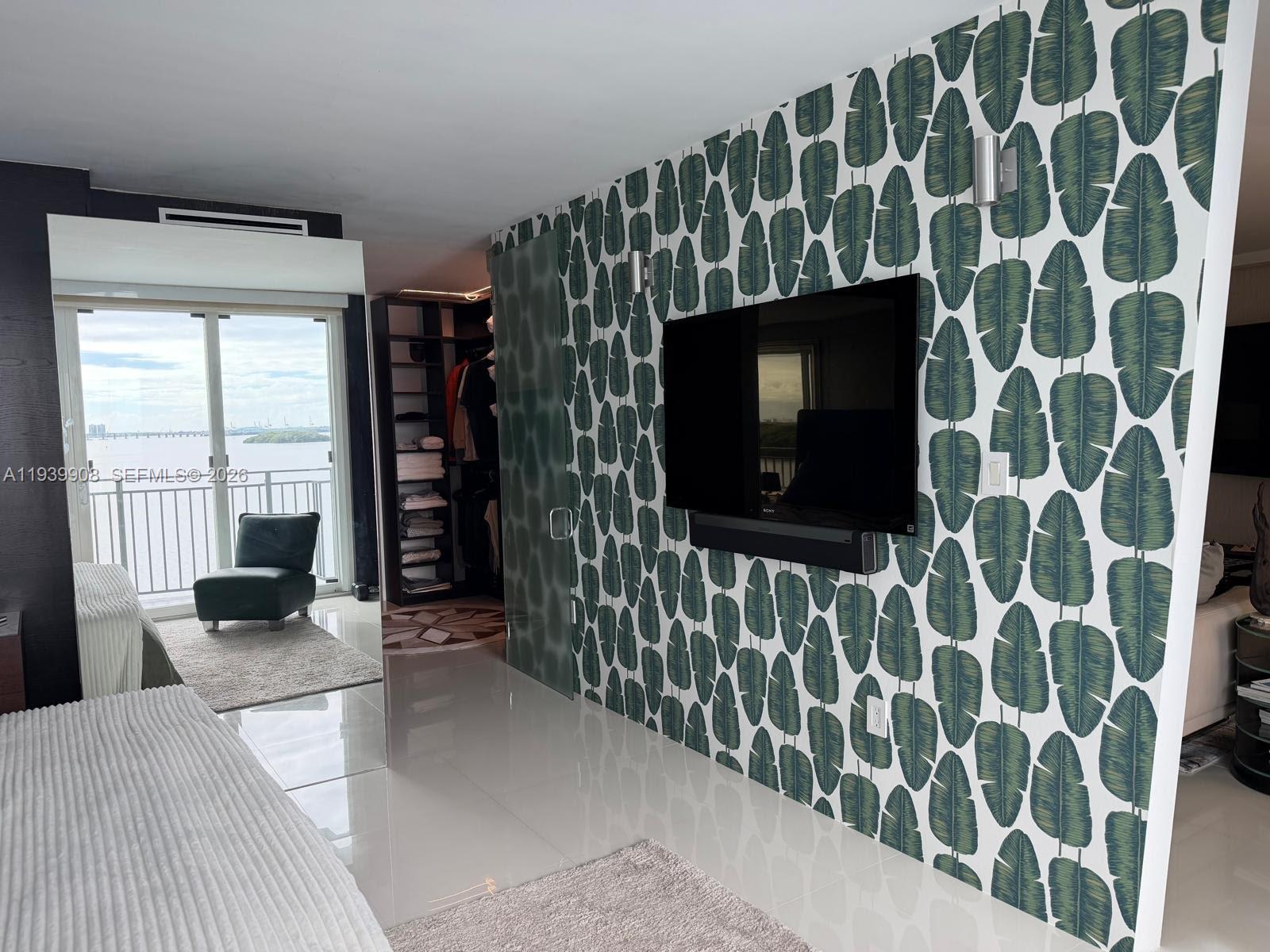 PALM BAY CONDOMINIUM - Residential