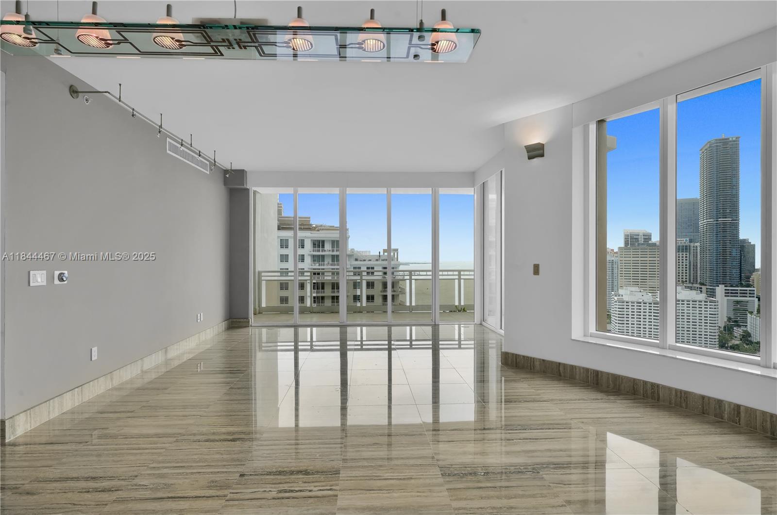 CARBONELL CONDO - Residential Lease