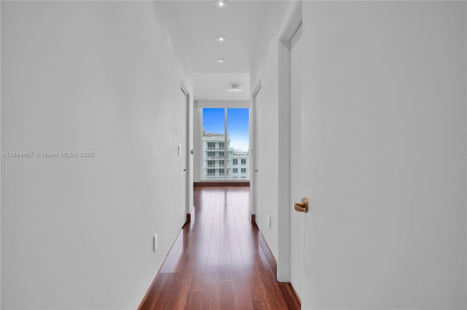 CARBONELL CONDO - Residential Lease