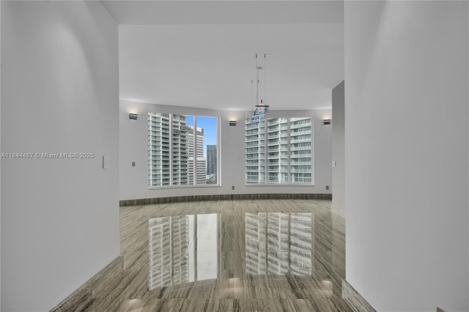 CARBONELL CONDO - Residential Lease