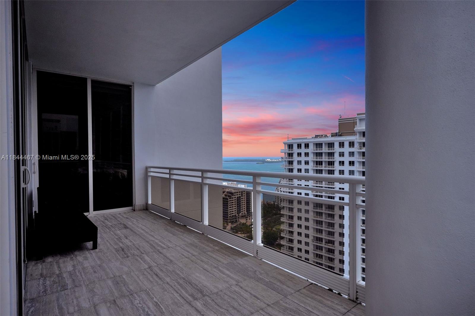 CARBONELL CONDO - Residential Lease