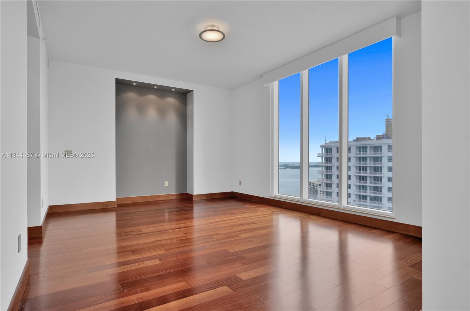 CARBONELL CONDO - Residential Lease