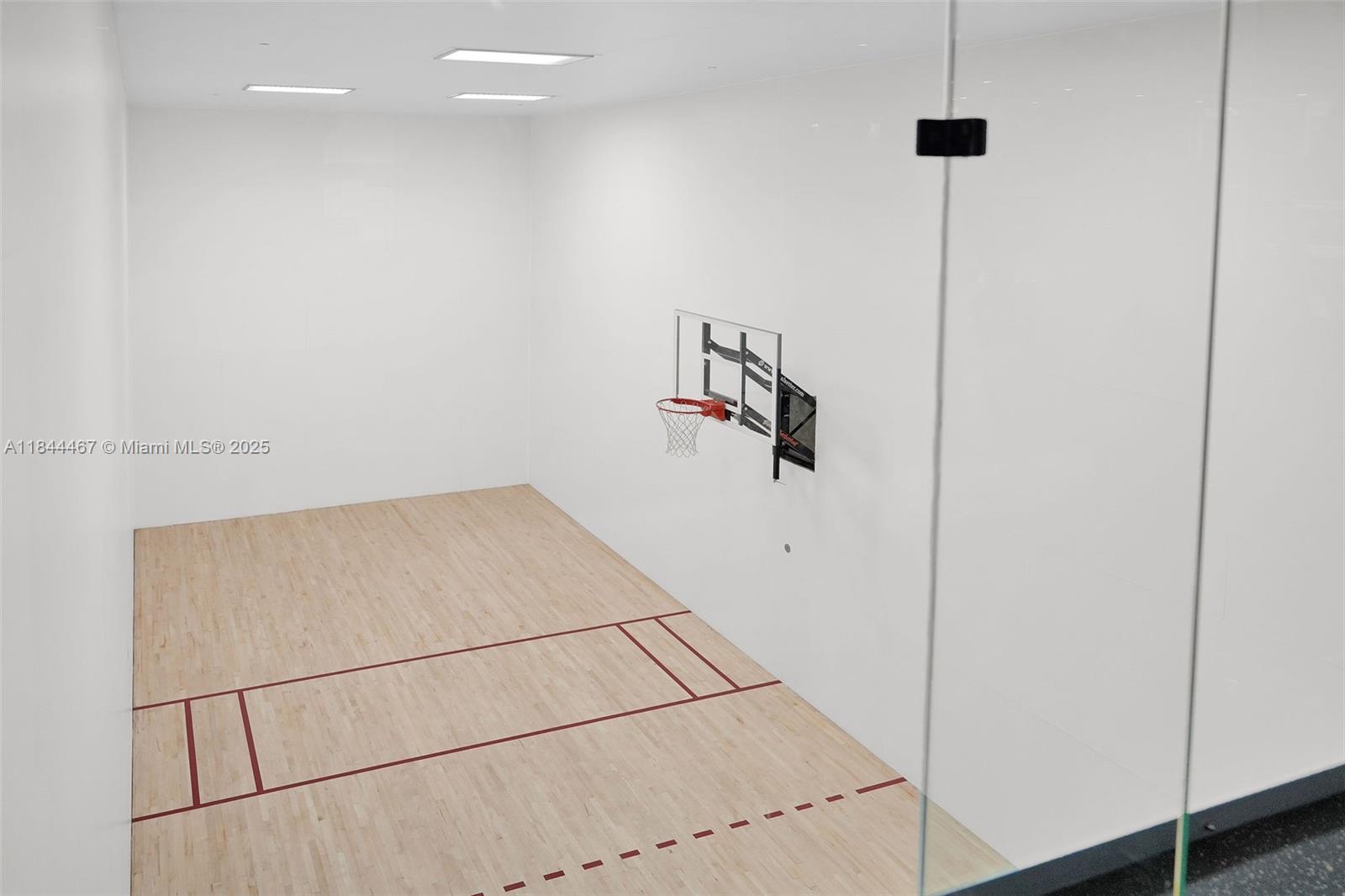 CARBONELL CONDO - Residential Lease