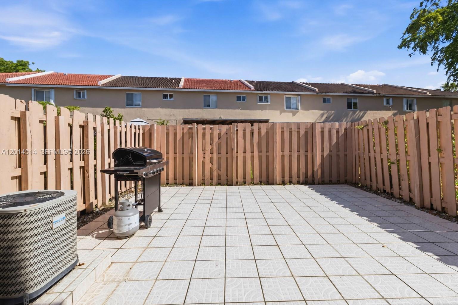 WEITZER SERENA LAKES TOWN - Residential