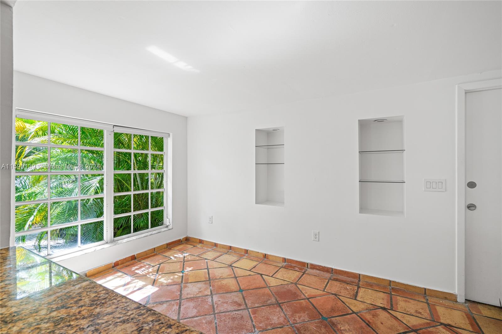 VENETIAN SEC KEYSTONE POI - Residential