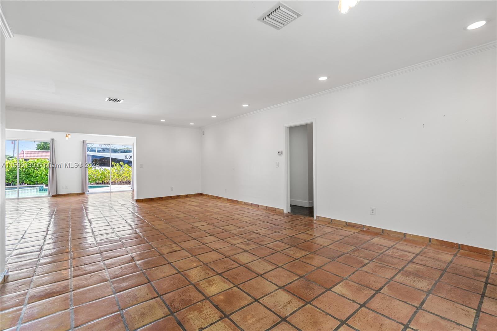 VENETIAN SEC KEYSTONE POI - Residential