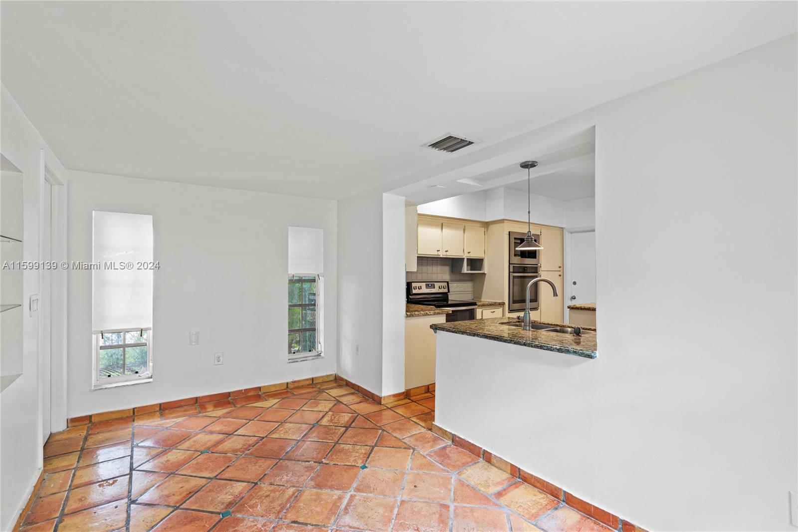 VENETIAN SEC KEYSTONE POI - Residential