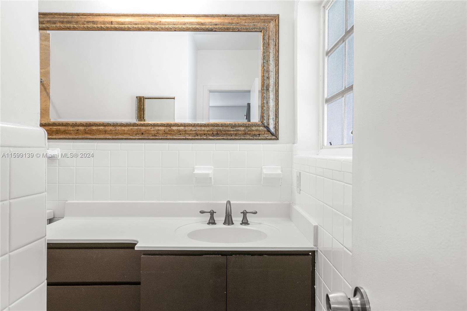 VENETIAN SEC KEYSTONE POI - Residential