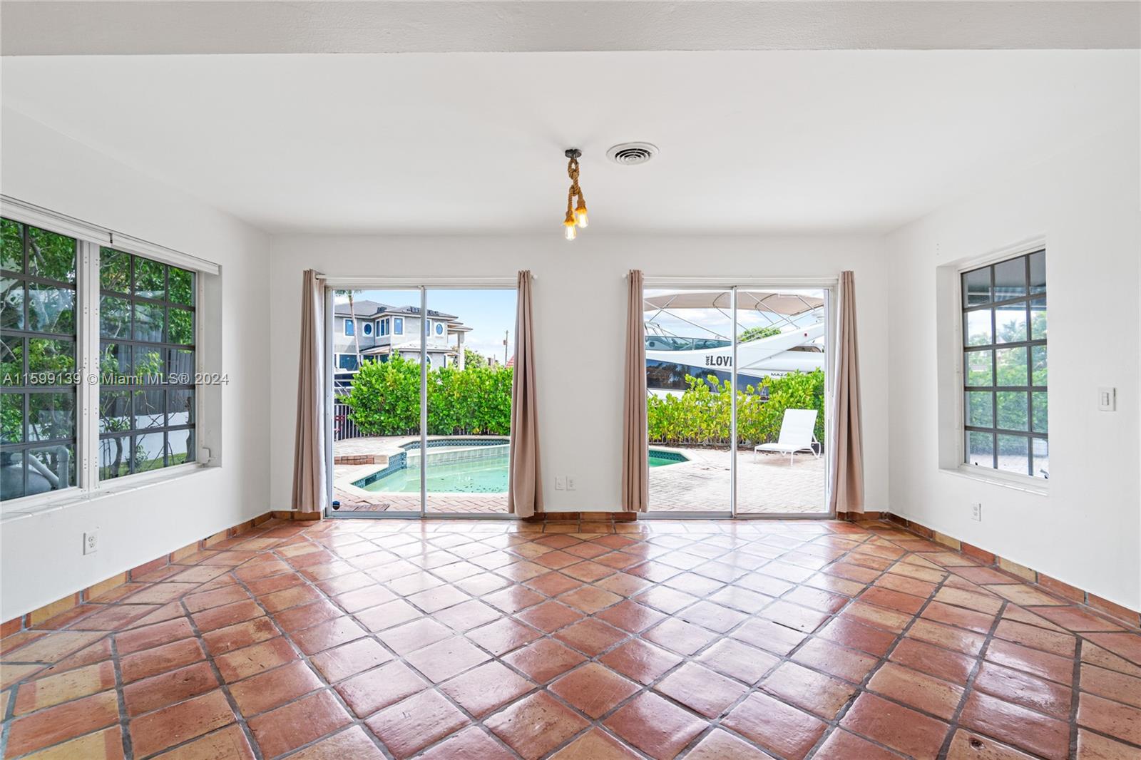 VENETIAN SEC KEYSTONE POI - Residential