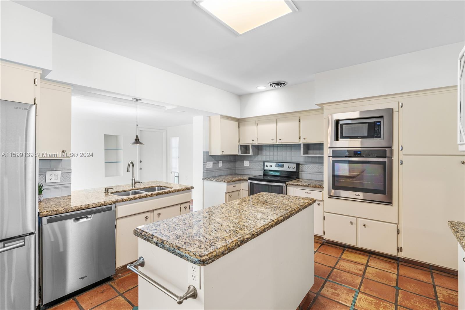 VENETIAN SEC KEYSTONE POI - Residential