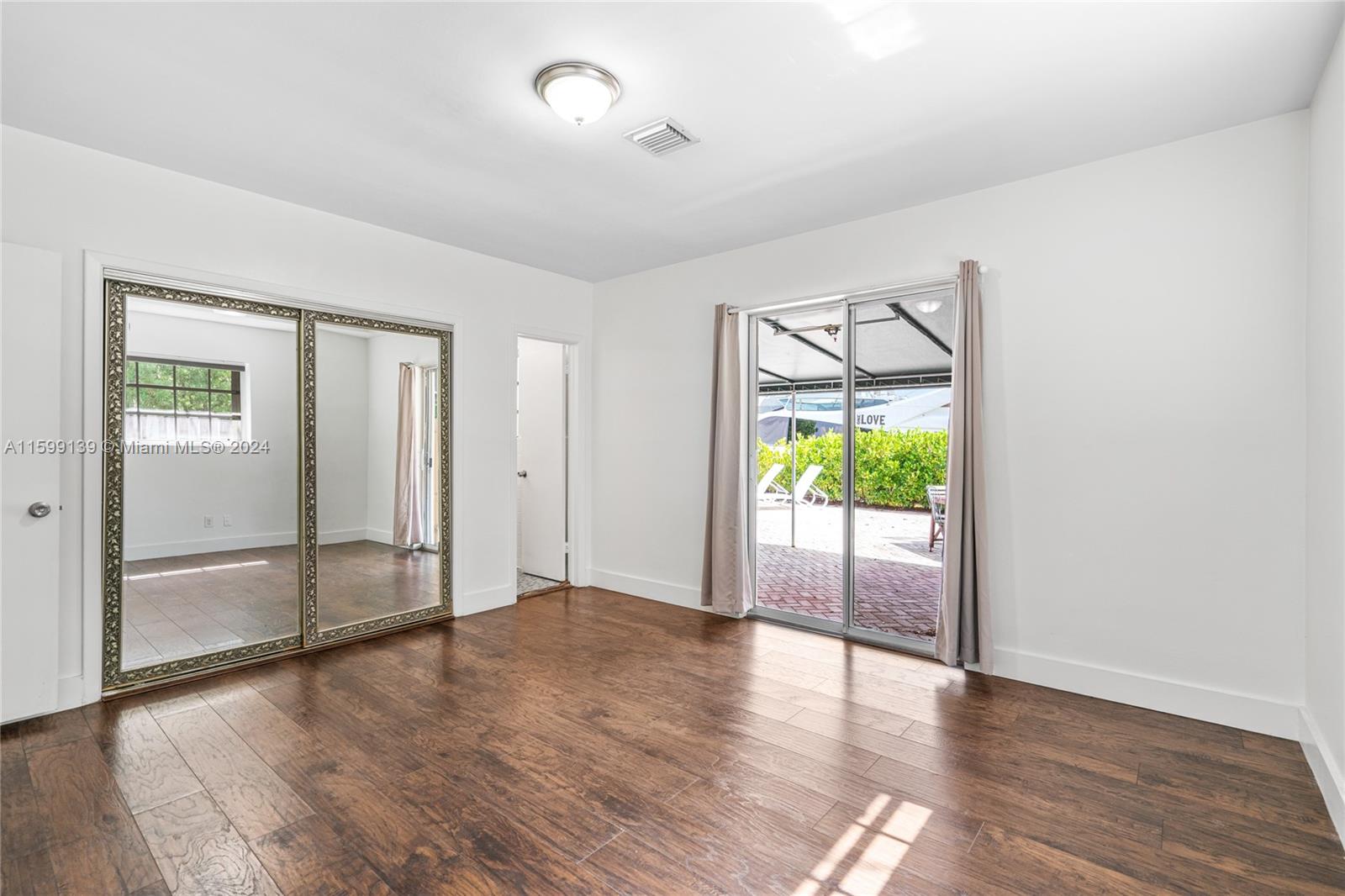 VENETIAN SEC KEYSTONE POI - Residential