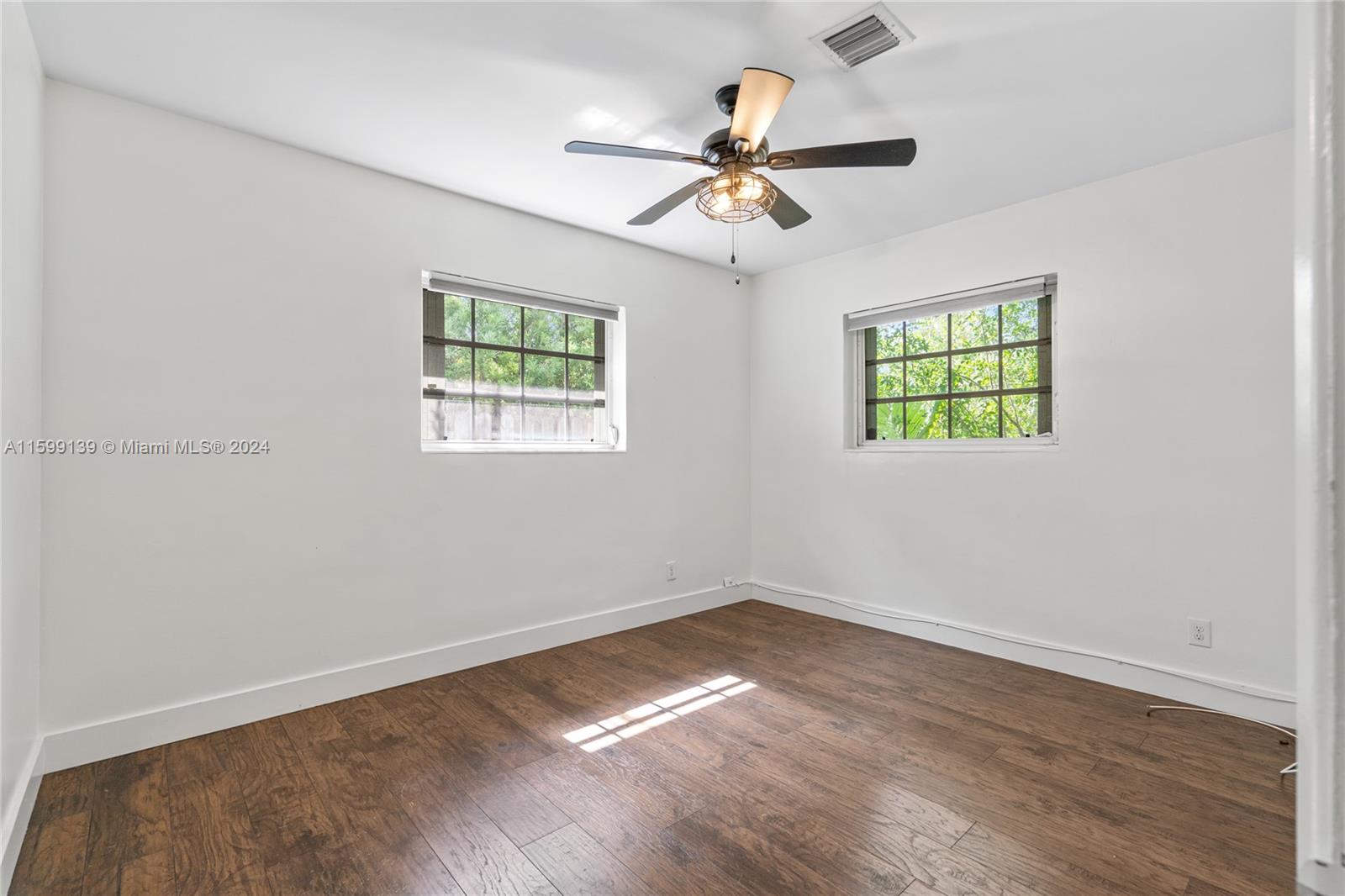 VENETIAN SEC KEYSTONE POI - Residential