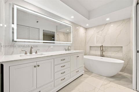 Tiny photo for 19101 NE 36th Ct #1704, Aventura, FL 33180 (MLS # A12073399)