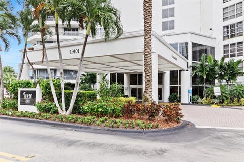 Photo of 19101 NE 36th Ct #1704, Aventura, FL 33180 (MLS # A12073399)