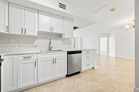 Tiny photo for 19101 NE 36th Ct #1704, Aventura, FL 33180 (MLS # A12073399)
