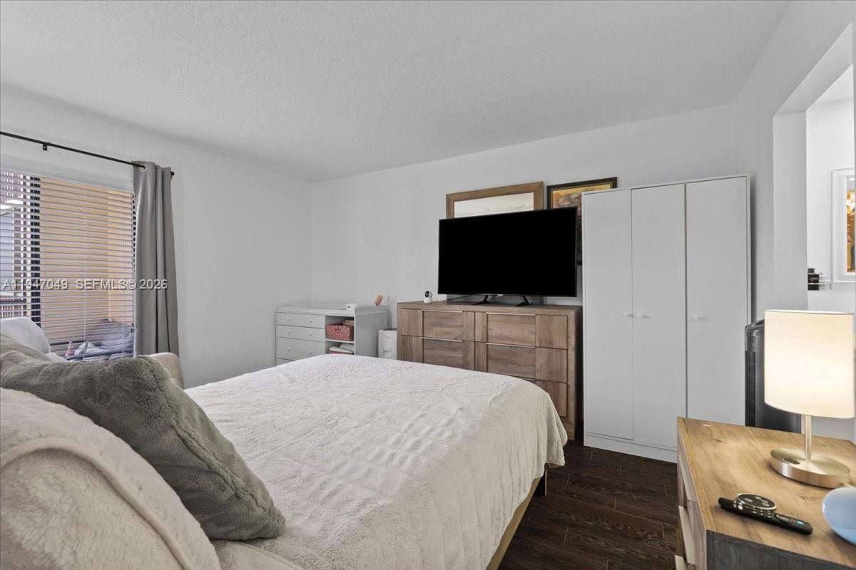 THE HORIZONS CONDO #7 - Residential