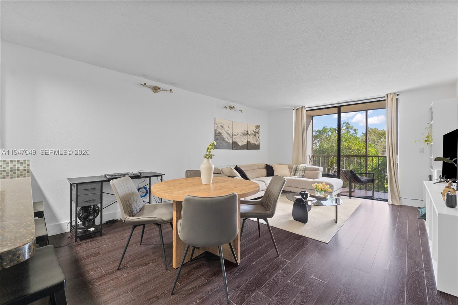 THE HORIZONS CONDO #7 - Residential