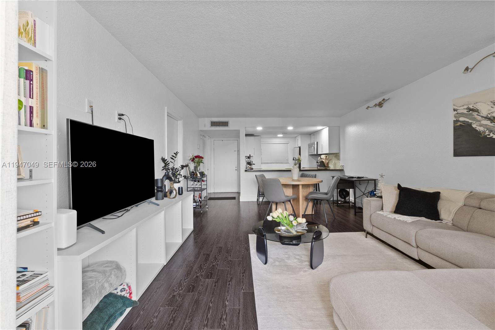 THE HORIZONS CONDO #7 - Residential