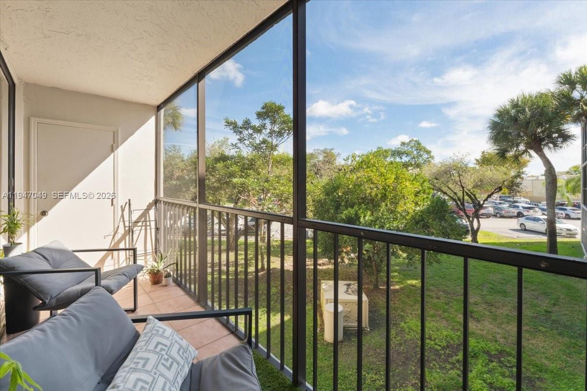 THE HORIZONS CONDO #7 - Residential